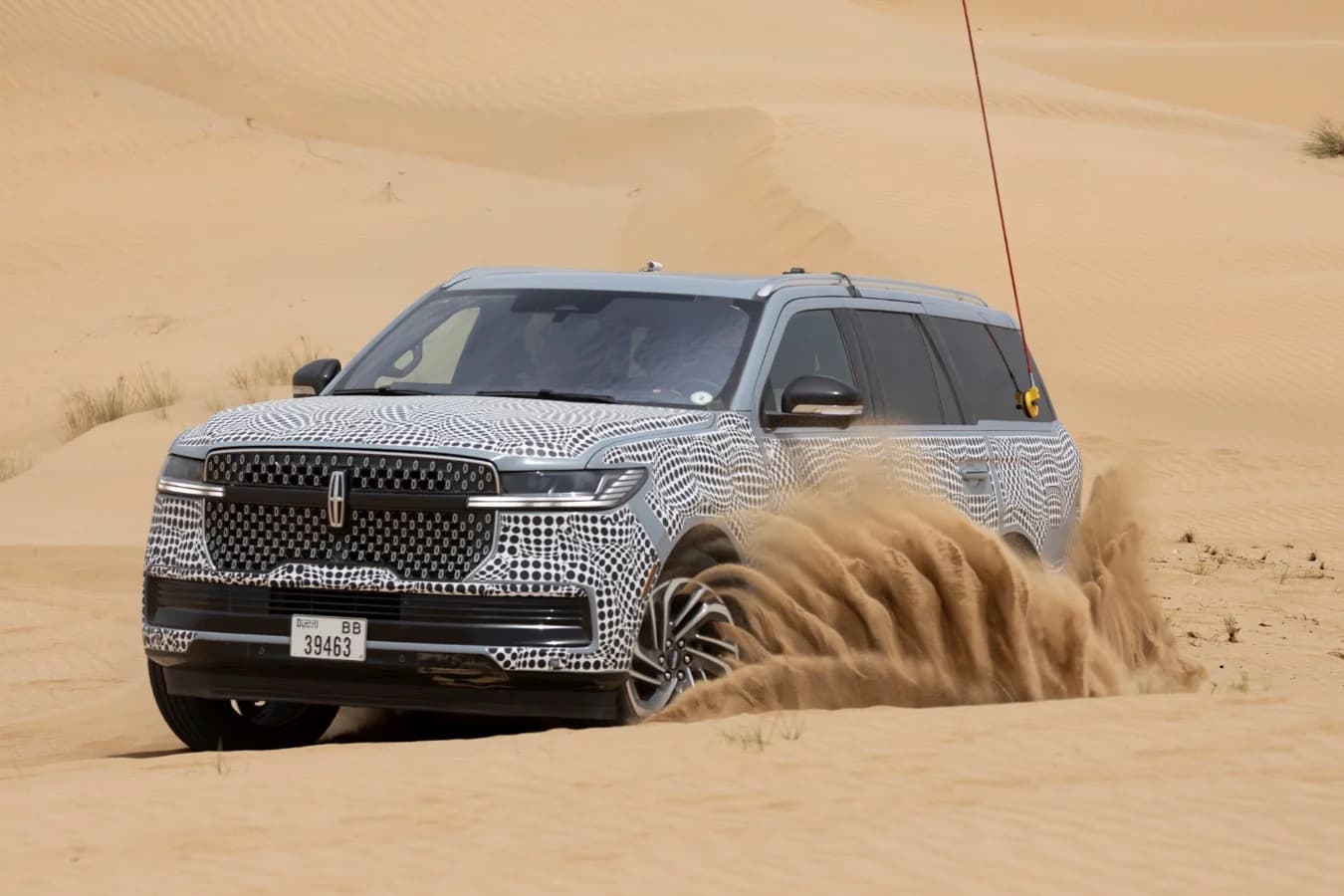 Lincoln Navigator 2025: el lujo que domina el calor del desierto