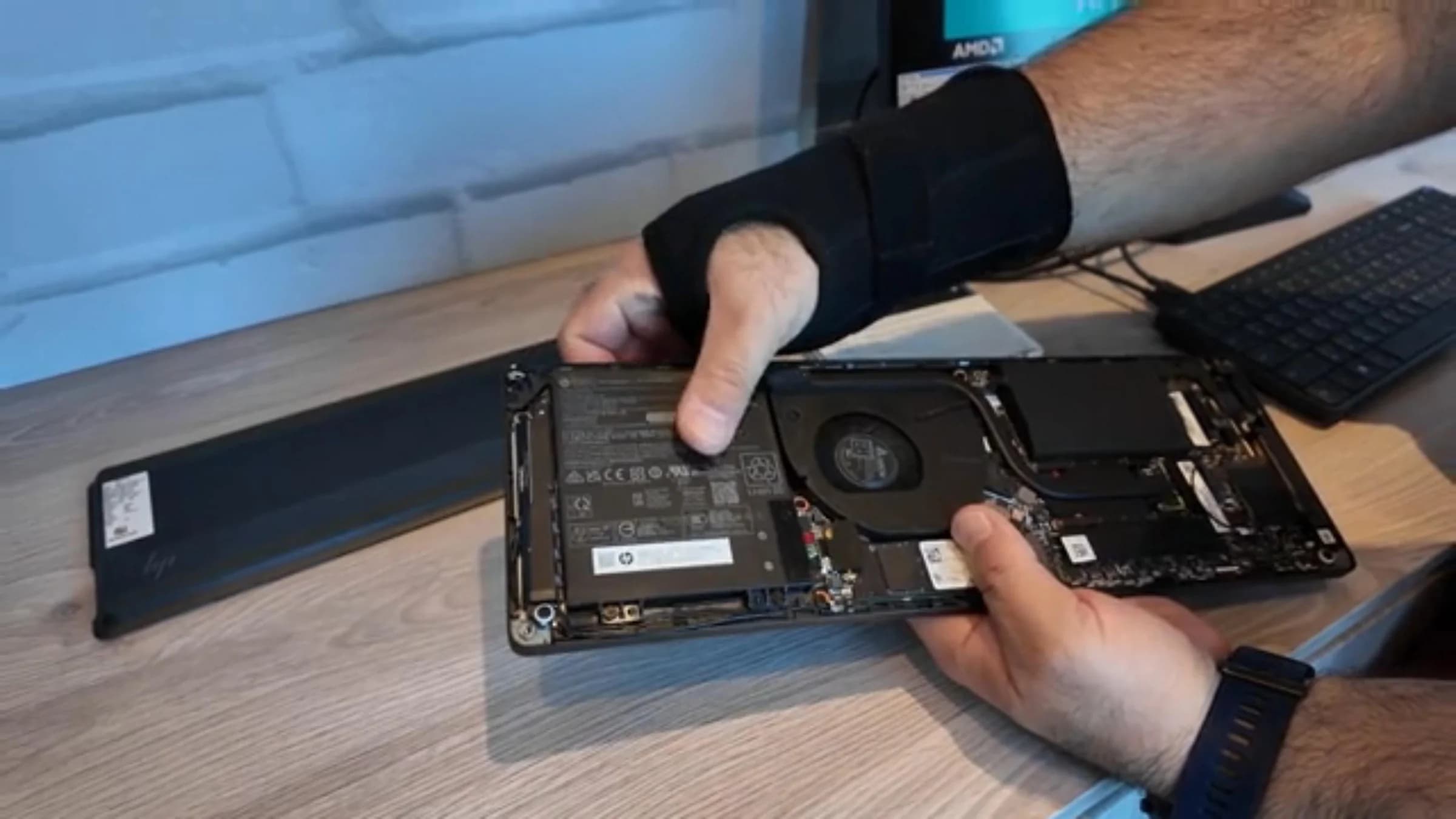 AMD (11)