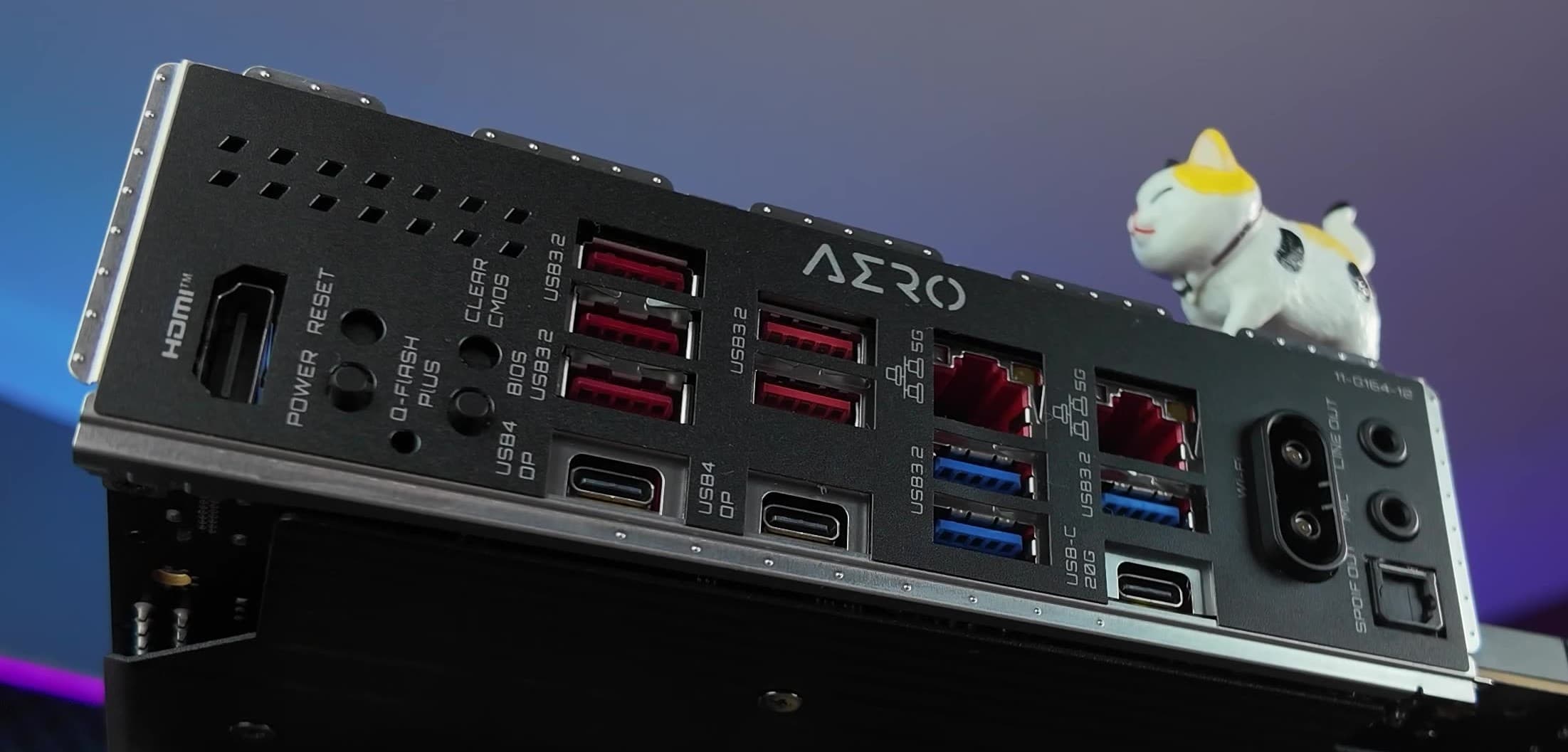 X870E AERO X3D DARK WOOD 03