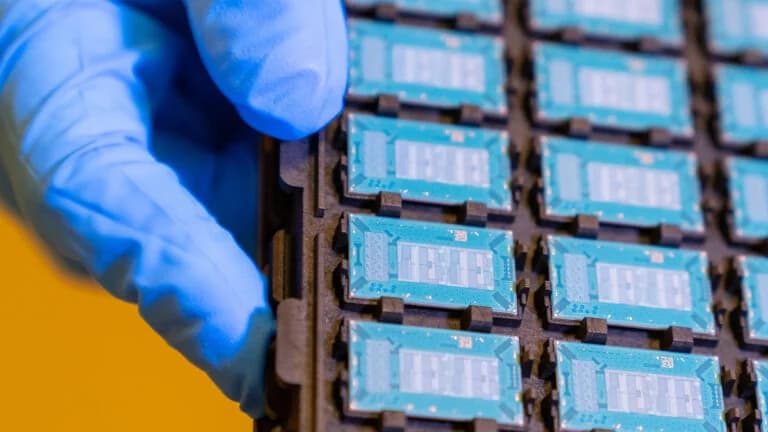 Intel y lens sustrato de vidrio