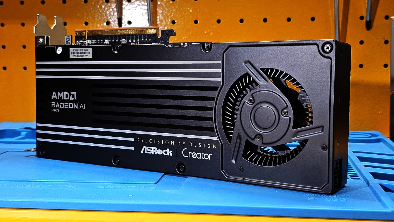 ASRock Radeon AI PRO R9700 Creator 08