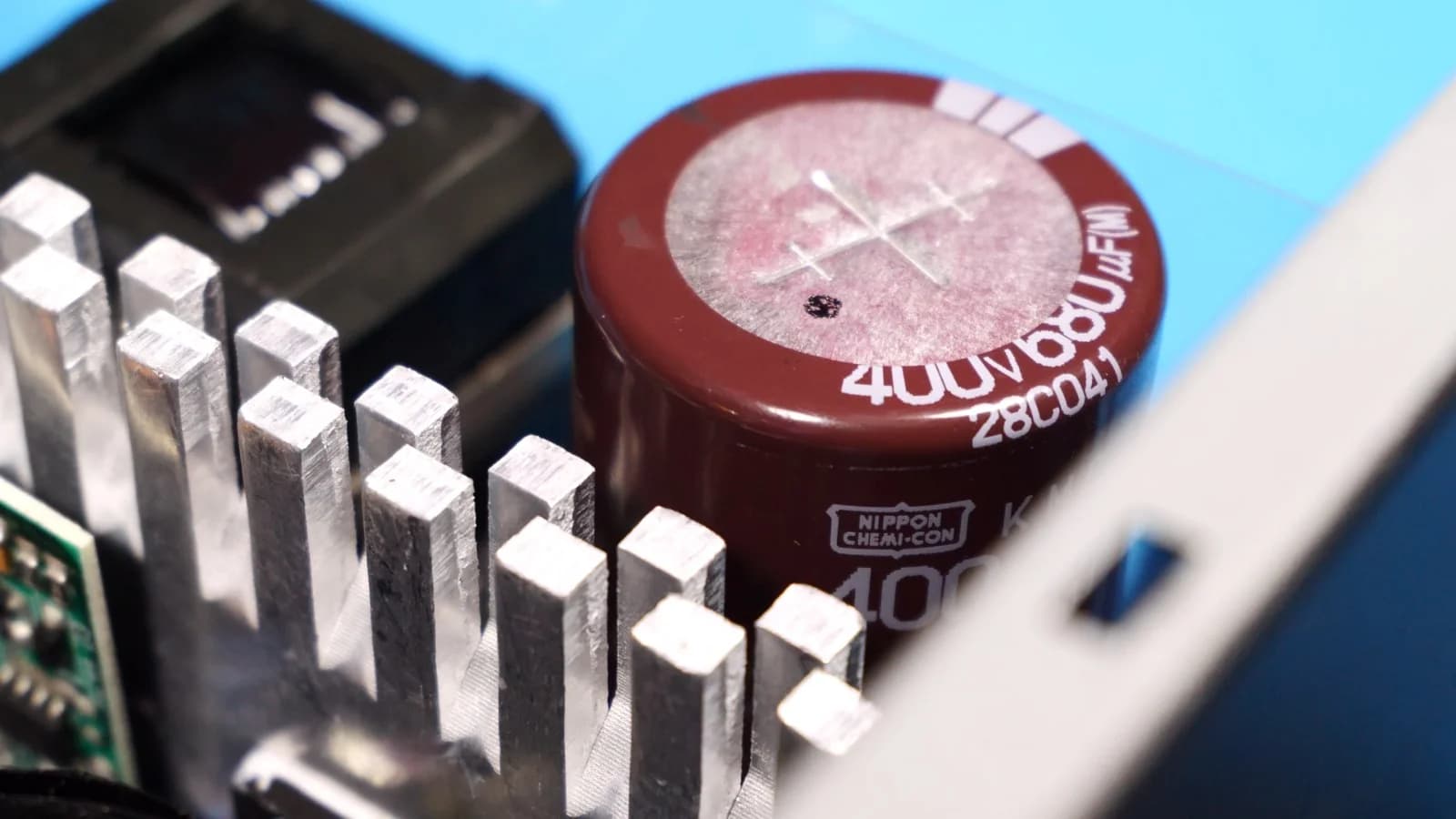 deepcool condensador nippon chemi con