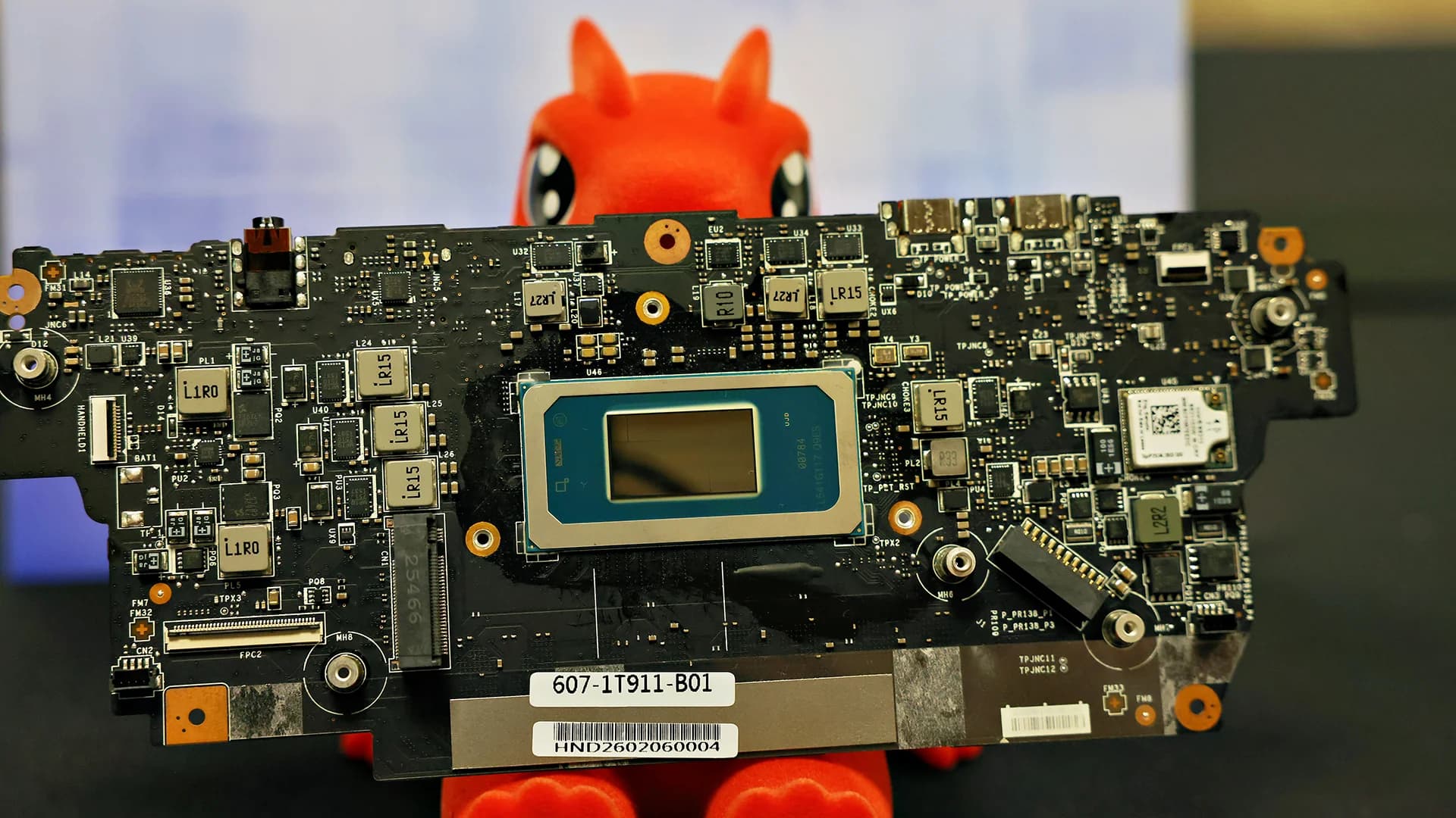 MSI Intel ARC G3 CLAW 07