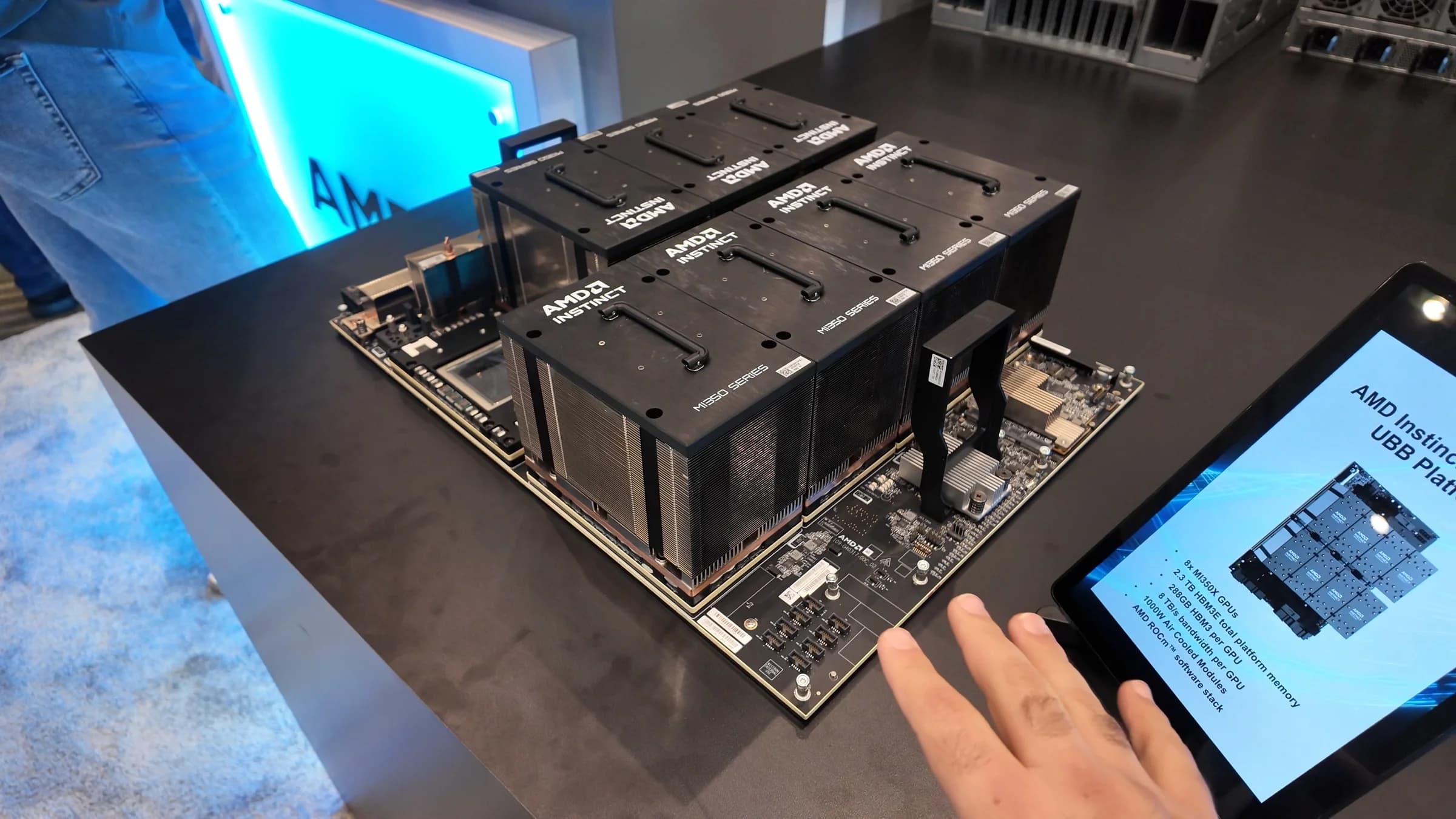amd insctinct 00